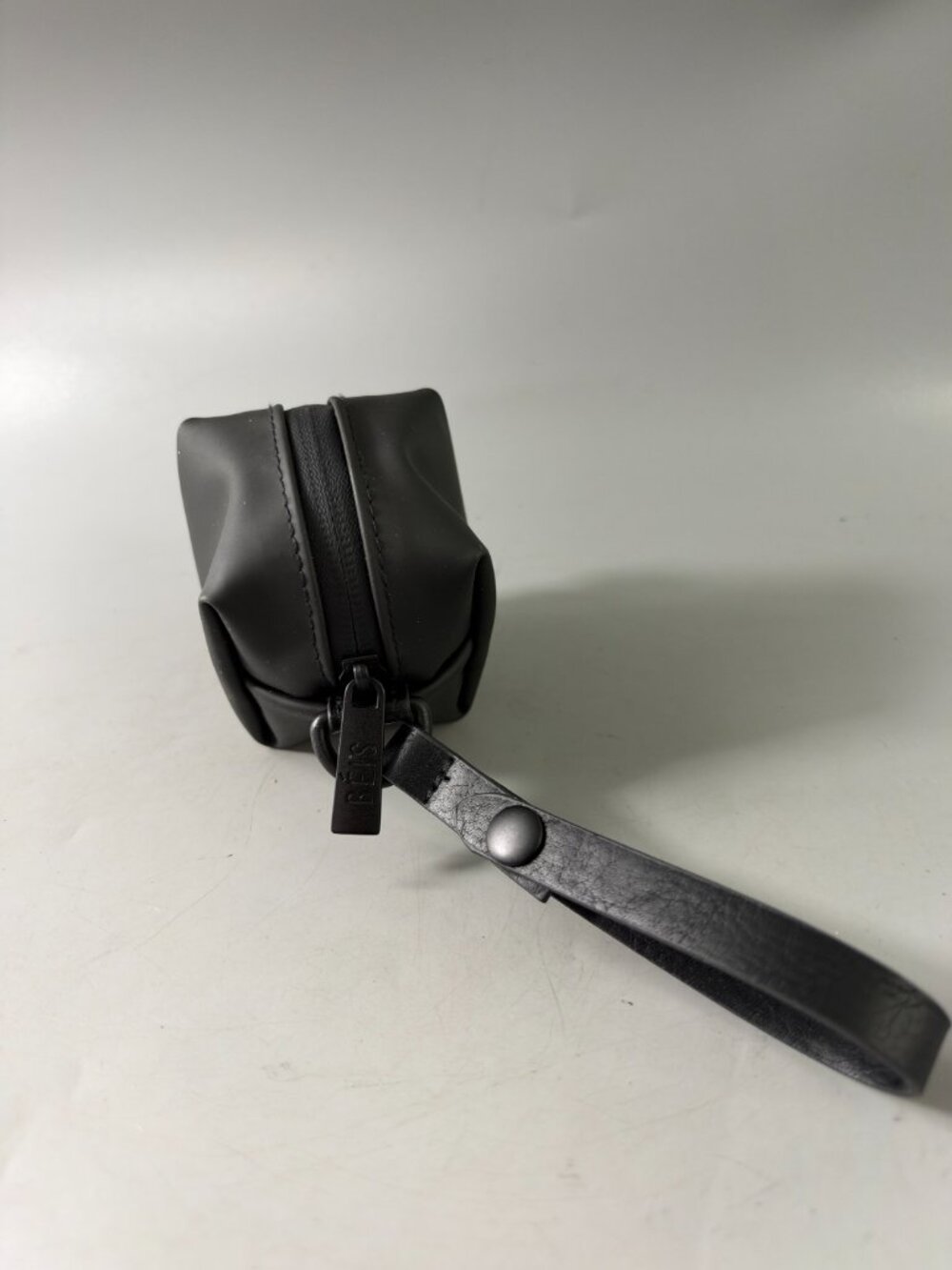 BEIS Pacifier Pouch - Picture 6 of 9